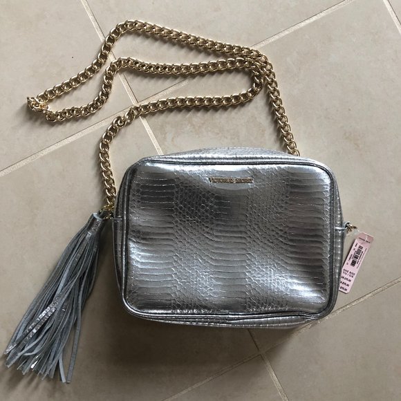 NEW - Victoria's Secret Silver Chain Link Strap Faux Snakeskin Crossbody Bag - Picture 2 of 15